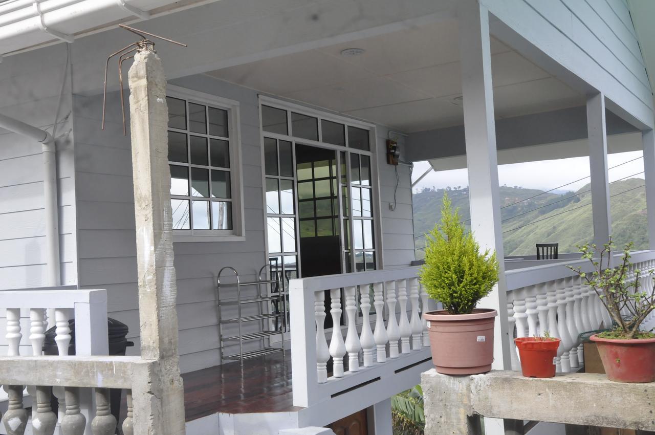 Azrien * Kundasang